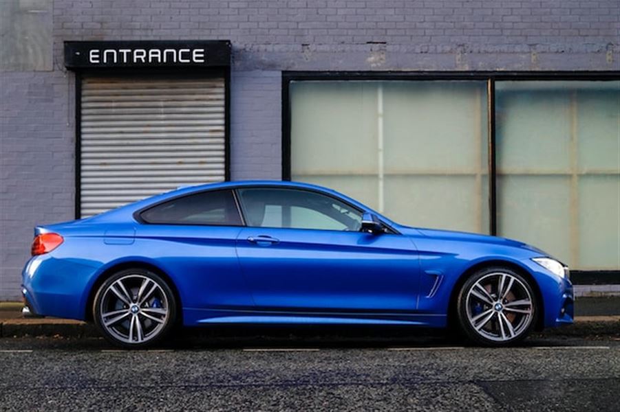 Känn Smidigheten och Precisionen på Vägen med Coilovers